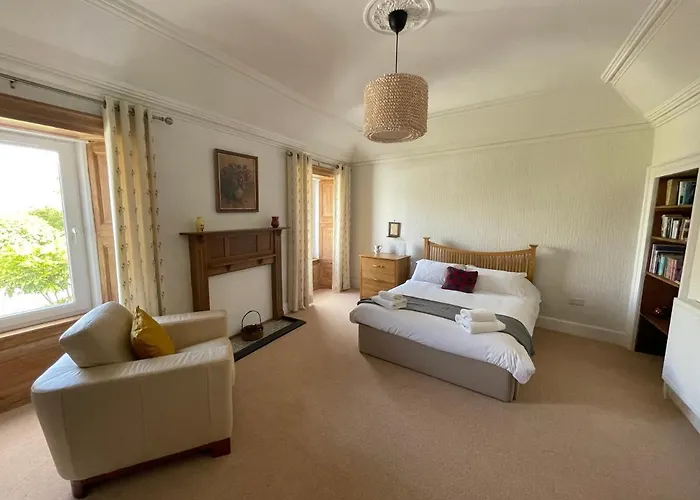 Holiday House At 22, Contemporary 3 Bedroom Cottage In Historic Wigtown