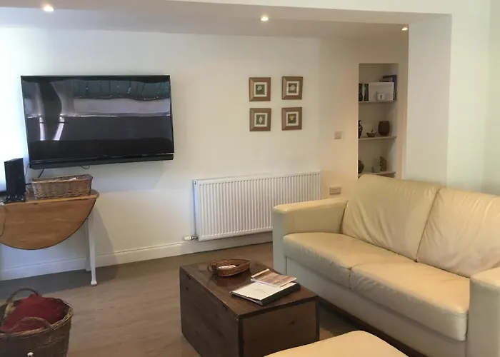Holiday House At 22, Contemporary 3 Bedroom Cottage In Historic Wigtown